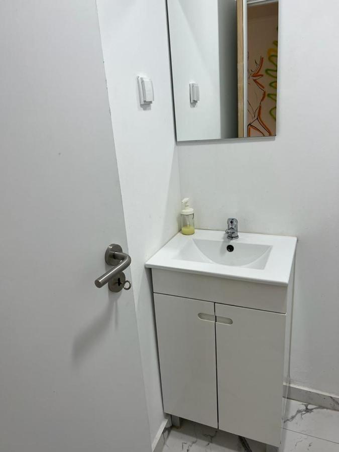 Oieras Beach Suite 2 - Large Double Room With En-Suite Bathroom And Balcony Оэйраш Экстерьер фото